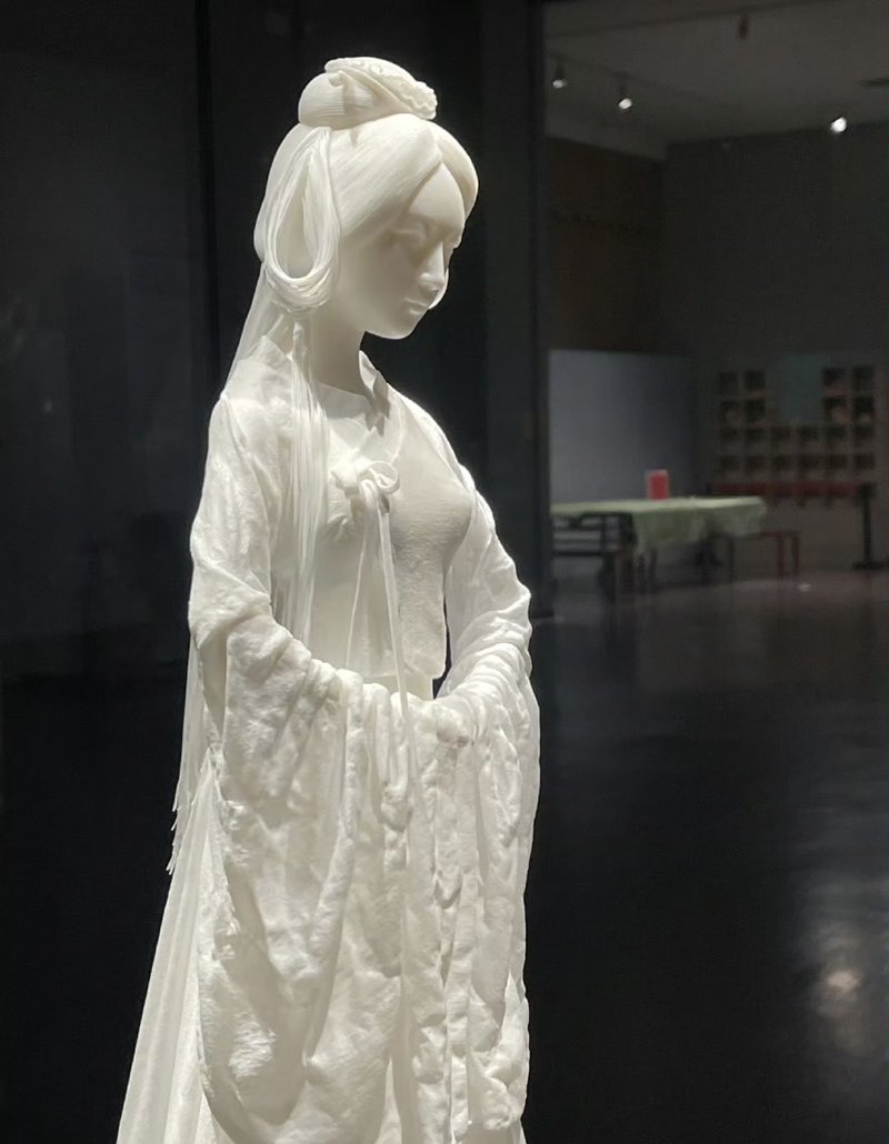 白瓷饰品:别被“土气”骗了,它才是真正的“国潮”潜力股